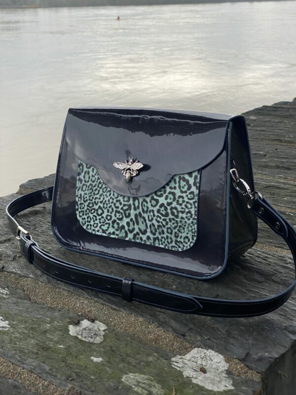 Sac Grace Vernis Antracithe Leopard vert