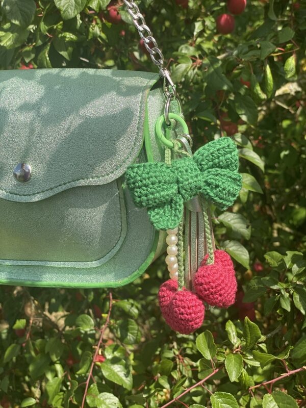 Cherry on the sac rouge & vert – Image 5