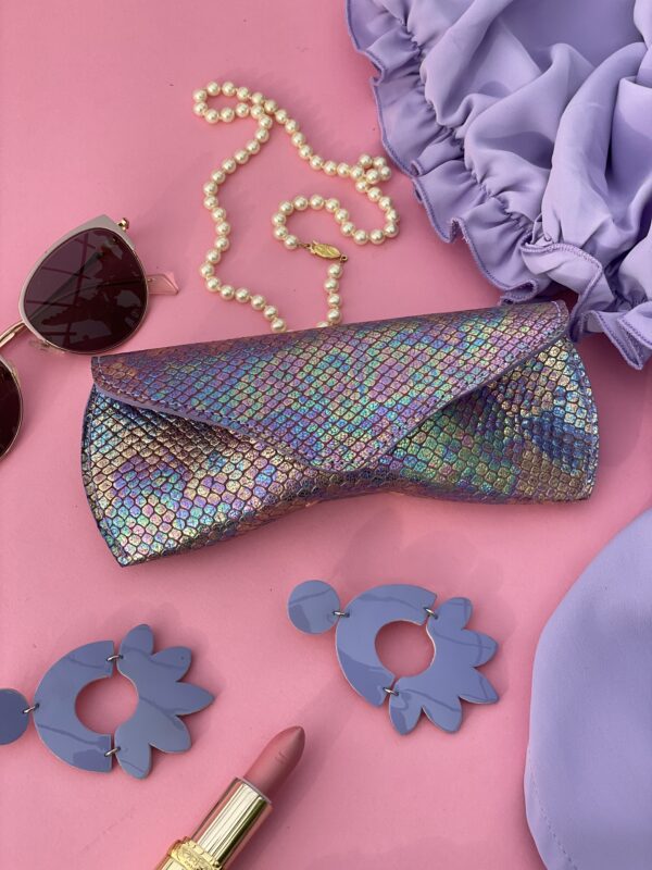 Etui à lunettes violet texturé lézard – Image 3