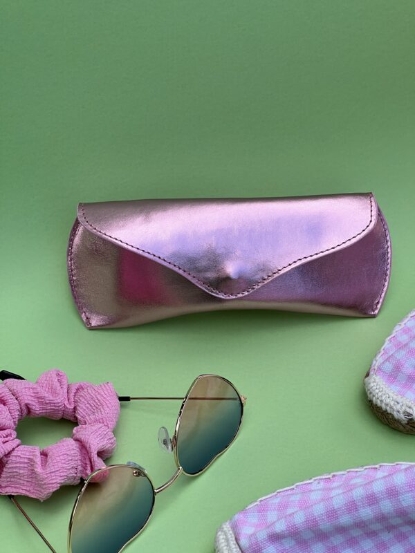 Etui à lunettes rose métallisé