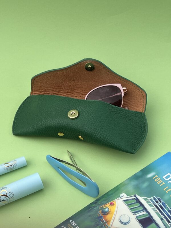Etui à lunettes Charlie vert grainé – Image 2