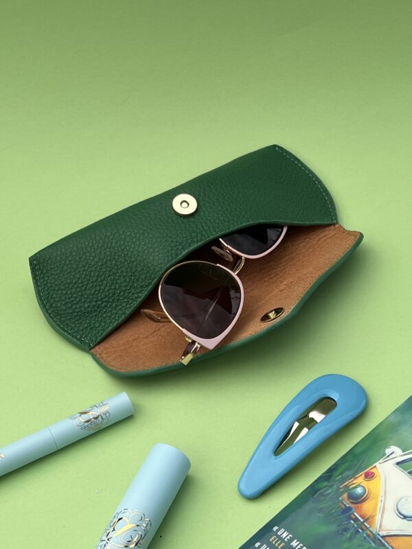 Etui à lunettes Charlie vert grainé – Image 4