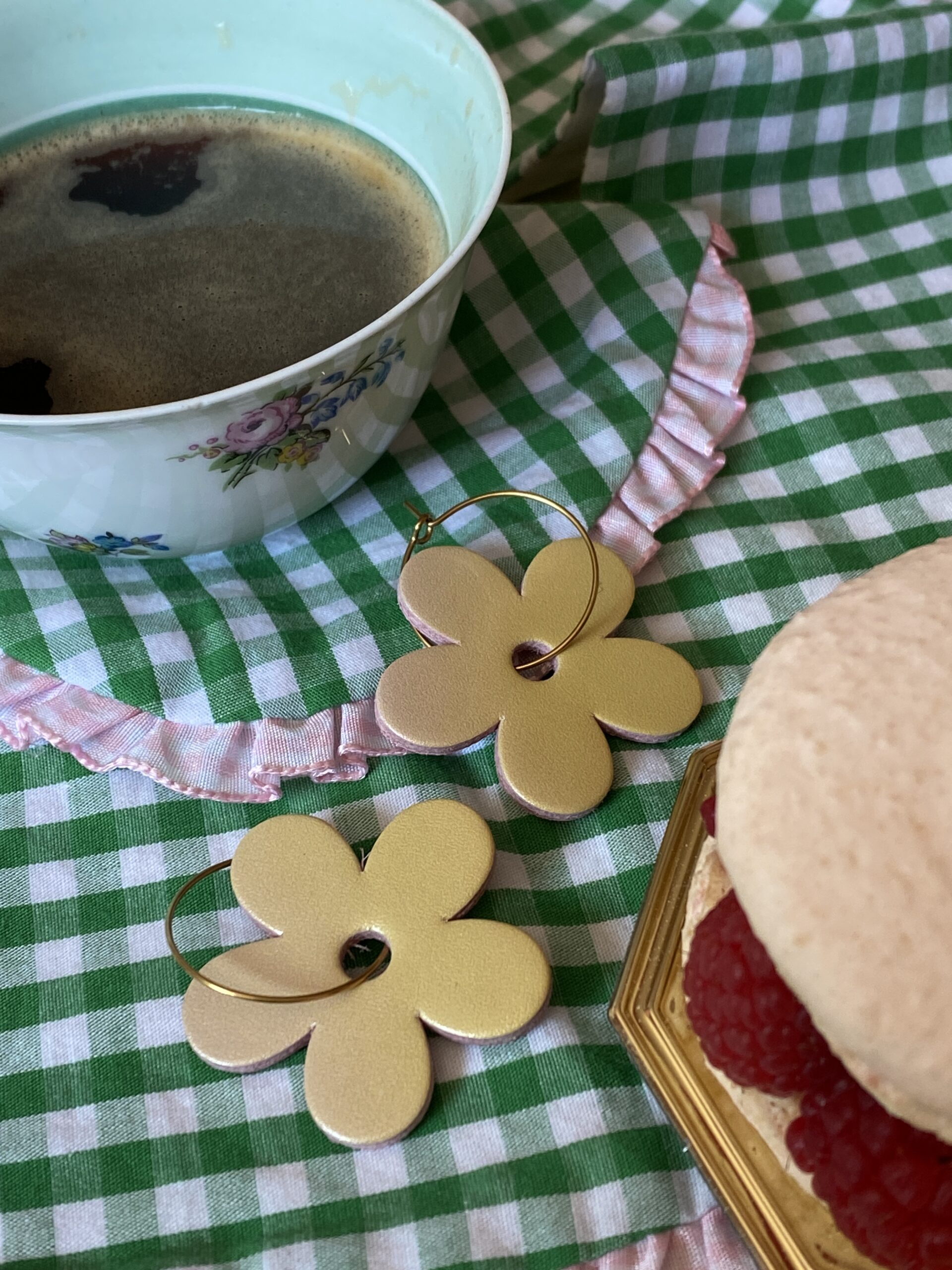 Créoles Daisy jaune nacré – Image 2