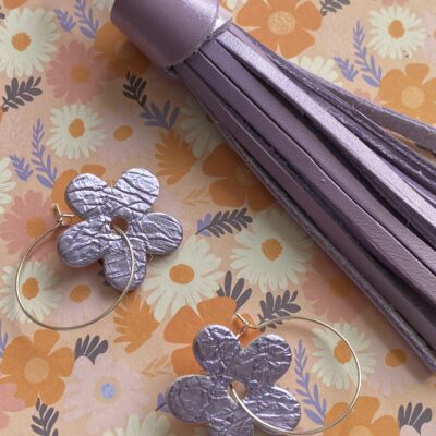 Créoles Daisy lilas irisé