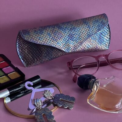 Etui à lunettes Charlie violet écailles doublure parme