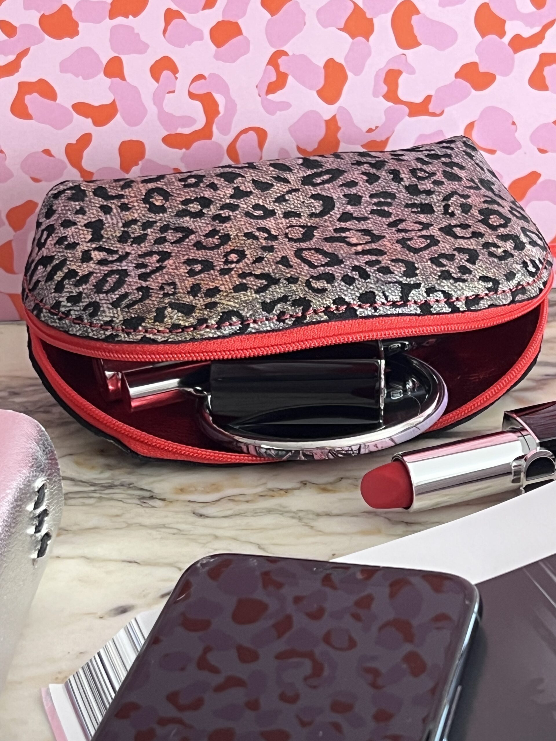 Trousse Scarlette léopard argenté – Image 7