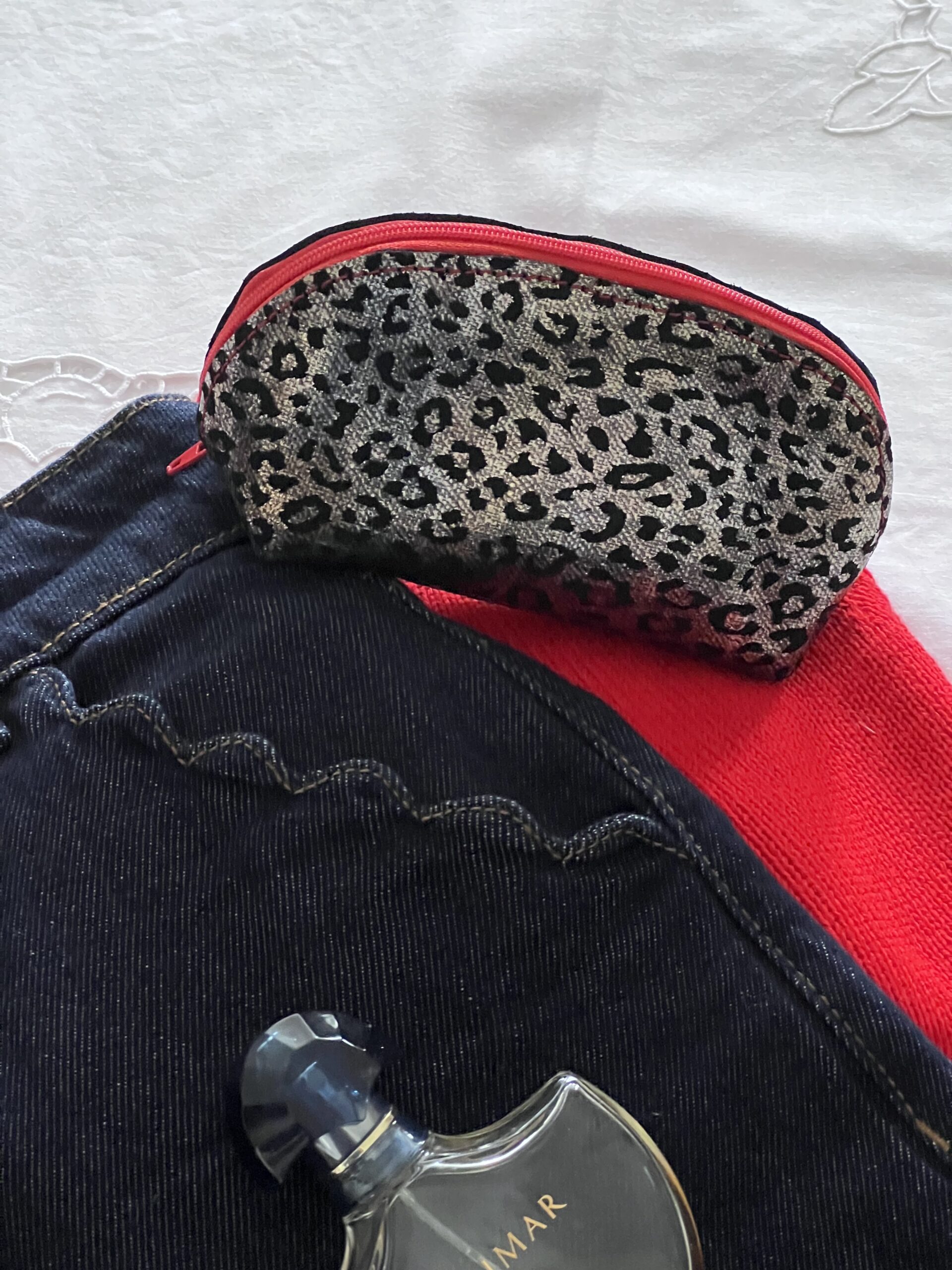 Trousse Scarlette léopard argenté – Image 3