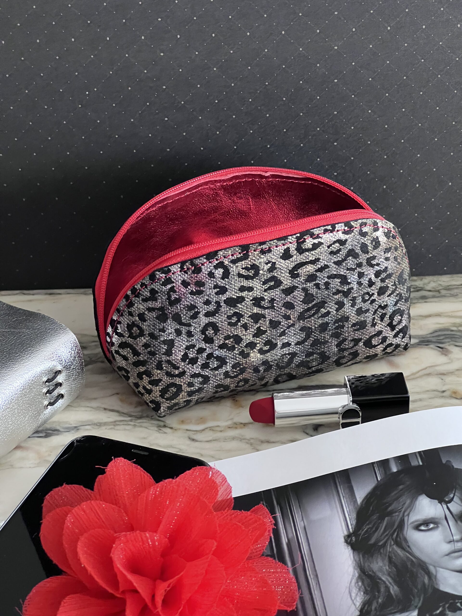 Trousse Scarlette léopard argenté – Image 2